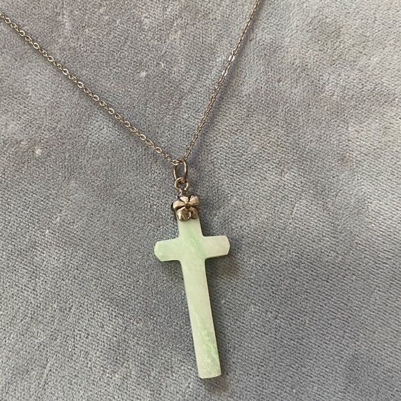 GENUINE NATURAL JADE Cross Pendant Set in Silver - Picture 5 of 9